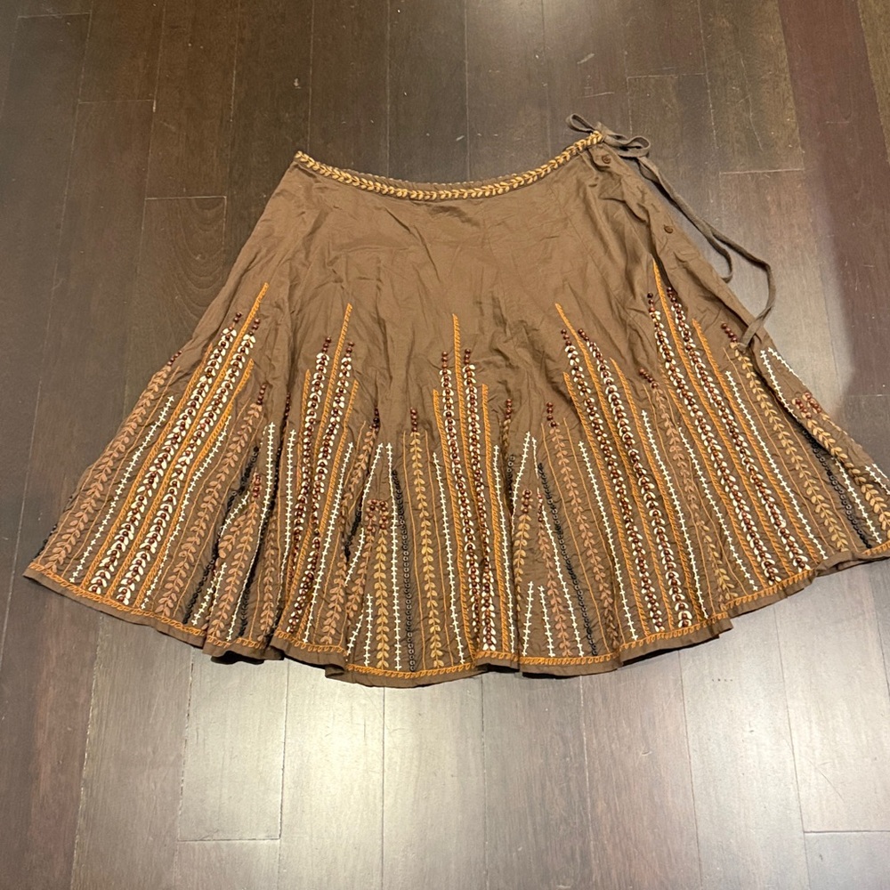 Vince Brown A-Line Skirt with Embroidery & Beading
Vintage Boho Chic
Size M - Picture 5 of 11